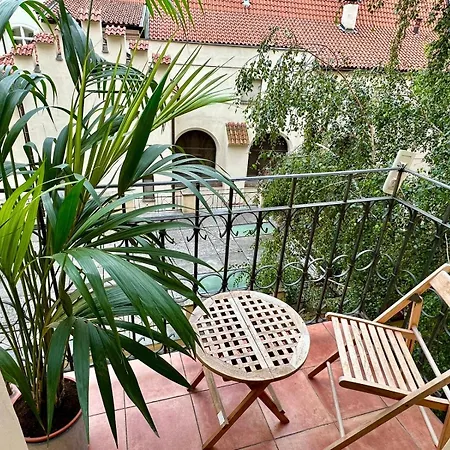 Apartman Siroka 14 *